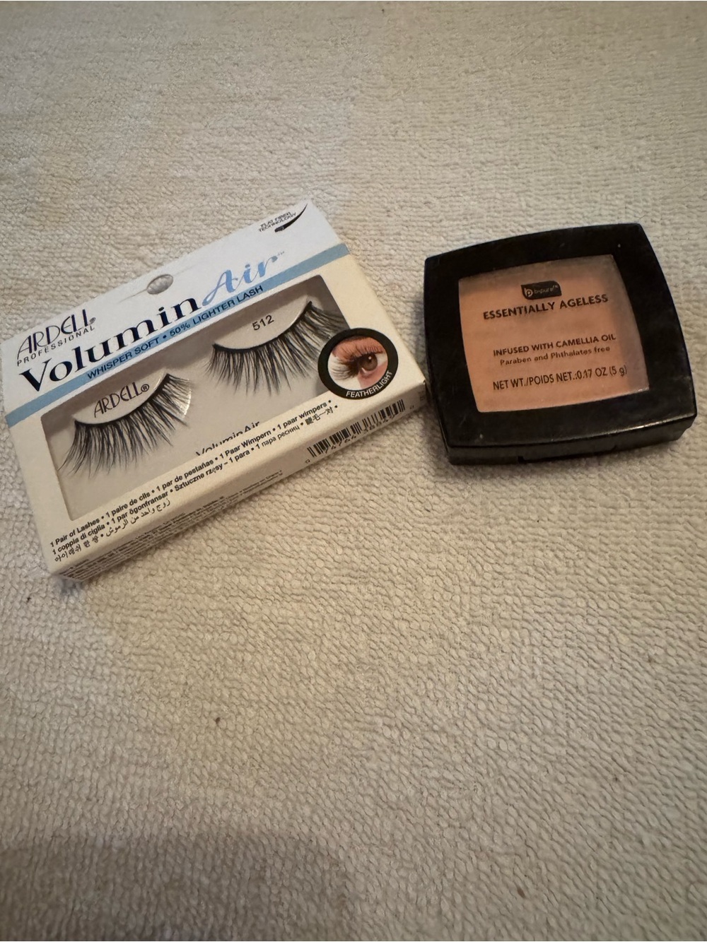 Ardell Black False Lashes with Peach Compact Powder